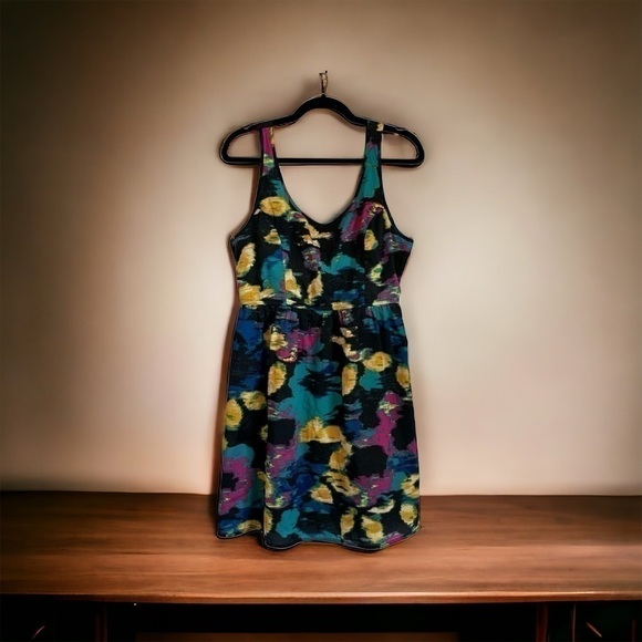Abstract floral flattering sleeveless tunic top silky flowy feminine adjustable - Picture 1 of 8